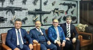 Tabur'un Silahlarla Poz Verdiği Olay: İzmir Adliyesi'nde Adalet Skandalı