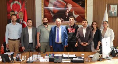 Uşak’lı Kick Boks Dövüşçüsü Hamza Gezgin Dünya Şampiyonu Olarak Ülkemizi ve Kentimizi Gururlandırdı.