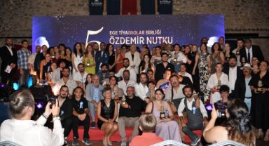 Bornova Belediyesi Şehir Tiyatrosu Ödüle Doymuyor