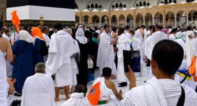 Diyanet'ten Hacı Adaylarına Uyarı: Kabe'yi Fotoğraf Çekme, Canlı Yayın Platformuna Dönüştürmeyin