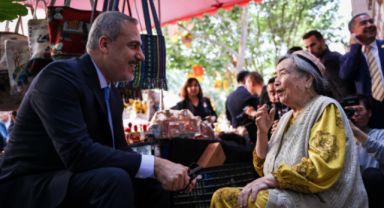 Hakan Fidan'ın Doğu Türkistan Ziyareti: Söylemleri ve Kravatıyla Mesaj Verdi