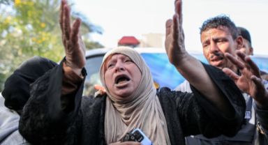 İsrail'in Refah'taki Çadır Kampına Saldırısı: 25 Ölü, 50 Yaralı