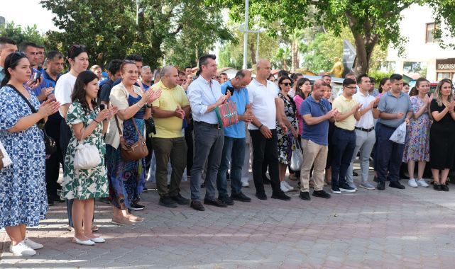 Kemer Belediye Başkanı Necati Topaloğlu belediye personeli ile bayramlaştı