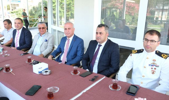 Kemer’de bayramlaşma programı
