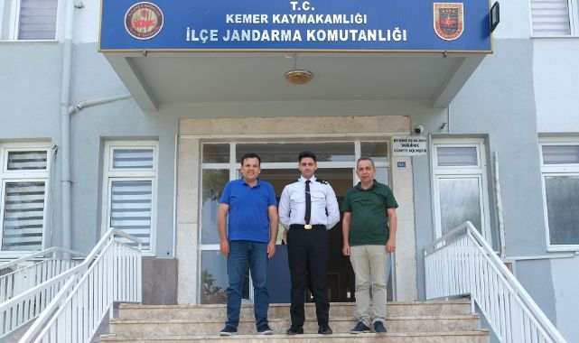 Kemer İlçe Jandarma Komutanlığı’nı ziyaret etti.