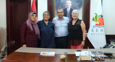 Tiyatro Topluluğu’ndan Kemer Belediye Başkan Yardımcısı Baytekin’e ziyaret 