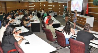 Bornovalı Gençler istedi Başkan Eşki yaptı