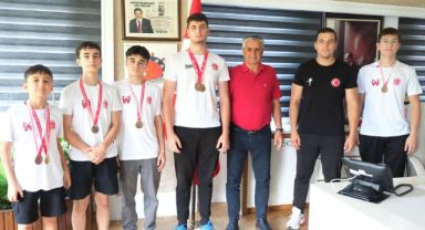 Kemer’in gururlarından Başkan Topaloğlu’na ziyaret 