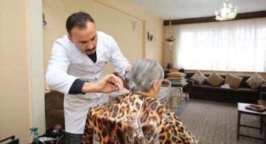 KÜÇÜKÇEKMECE BELEDİYESİ, EVDE BAKIM HİZMETİYLE YAŞAMA DEĞER KATIYOR