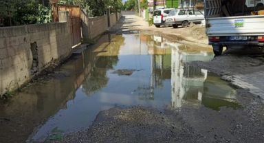 Osmaniye'de Kanalizasyon Sorunu: Pis Koku ve Sağlık Riski Sokakları Sardı