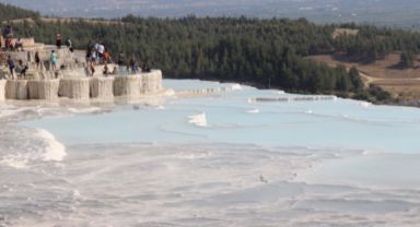 Pamukkale'nin Geleceği Tehlikede: Su Debisinin Azalması Acil Önlem Gerektiriyor
