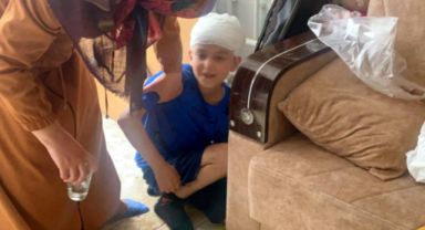 Sokak Köpeklerinin Saldırısında Yaralanan Çocuk, Psikolojik Sorunlar Yaşıyor: 25 Ameliyat Sonrası Tedavi Süreci