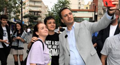 Bornova’da Geleceğin Mühendislerine Yapay Zeka Eğitimi: 30 Liseli Öğrenci Sertifikalarını Aldı