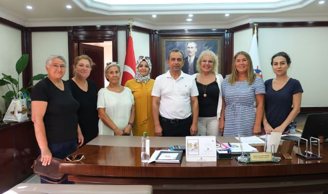 CHP kadın kollarından Kemer Belediye Başkan Yardımcısı Mehmet Derya Baytekin’e ziyaret