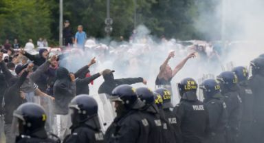 İngiltere'de Aşırı Sağcıları Hareketlendiren Yalan Paylaşım: 55 Yaşındaki İş İnsanı Gözaltında