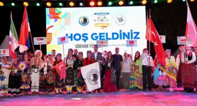 Kartal Belediyesi 3. Uluslararası Halk Oyunları Festivali Coşkuyla Başladı