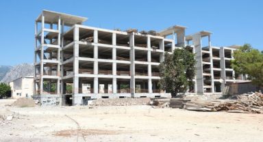 Kemer'de Eğitim Yatırımları Hızla İlerliyor: Denizcilik Fakültesi ve Yurt Binasında Çalışmalar Sürüyor