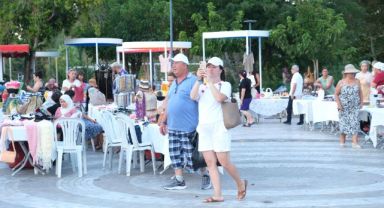 Kemer'de Üreten ev hanımları kermesi başladı