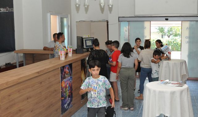 Kemerde Geleceğin müzisyenleri ve yelkencileri sinemada