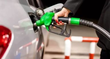 Akaryakıta Gece Yarısı Zammı: Pompaya Yansıyan Fiyatlar Cüzdanları Zorlayacak