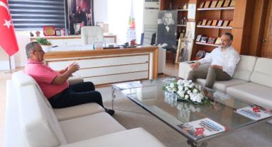 Antalyaspor Başkanı Sinan Boztepe, Kemer Belediye Başkanı Necati Topaloğlu’nu Ziyaret Etti