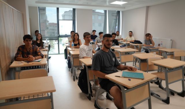 Kartal Belediyesi'nden Sınavlara Hazırlanan Öğrencilere Büyük Destek