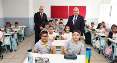 Nilüfer Belediye Başkanı Şadi Özdemir'den Öğrencilere Yeni Eğitim Yılı Desteği