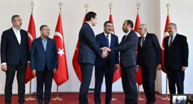 6 Yıllık Husumet Barışla Sonlandı: Emine Şenyaşar Sağlık Sorunları Nedeniyle Törene Katılamadı