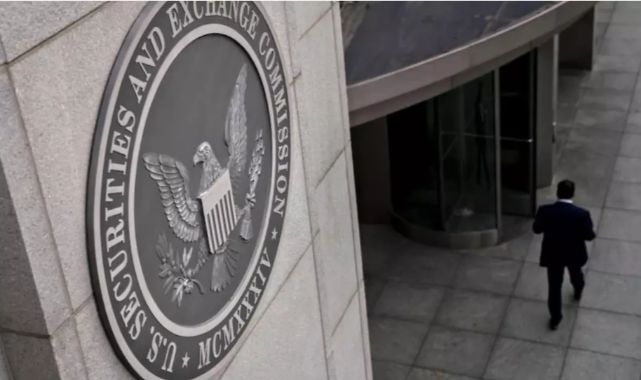 Kripto Dünyasında Şok Ayrılık: Üst Düzey SEC Yöneticisi İstifa Etti