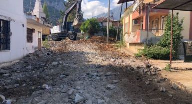 Kemer'de Altyapı Çalışmaları Devam Ediyor