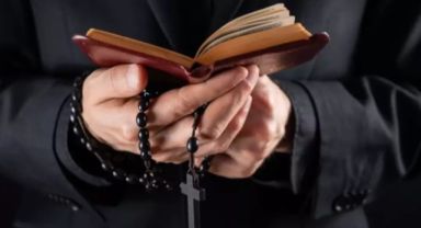 Uyuşturucu Kullanımı ve Cinsel İlişki Sonrası Hayatını Kaybeden Rahip Toplumda Şok Yarattı