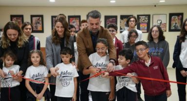 Kartal'da 10 Kasım Anısına 'Fikirlerini Yaşatacağız' Sergisi Açıldı