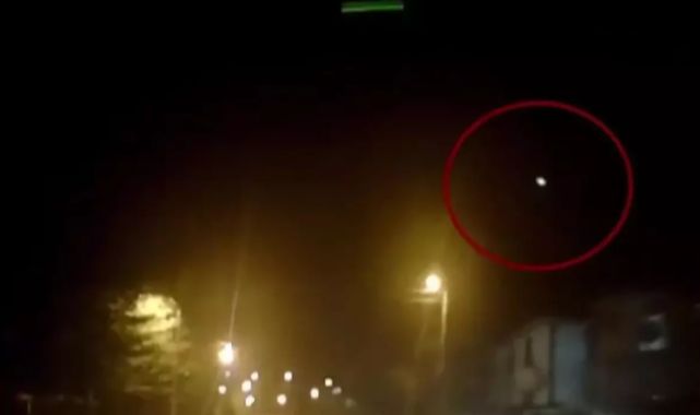 Ankara'nın Polatlı İlçesinde Gök Yüzünde Görülen Esrarengiz Cisim, Vatandaşları Peşine Düşürdü