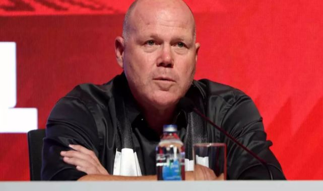 Brad Friedel'dan Beşiktaş'a Sert Eleştiriler: Onana Transferinde Çarpıcı Detaylar