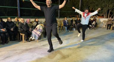 Germencik Belediye Başkanı Burak Zencirci, Muhtarlarla Birlikte Asker Eğlencesine Katıldı ve Zeybek Oynadı