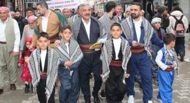 HÜDA PAR, Kürtçenin Seçmeli Ders Olarak Verilmesi İçin Etkinlikler Düzenlendi