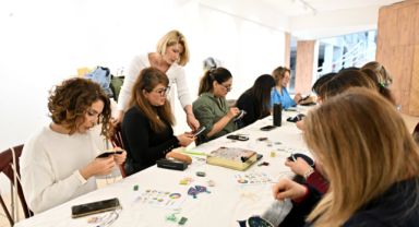 Muratpaşa'da Kadınlar Sanatla Buluştu: Nakış Atölyesinde Yeni Bir Gelir Kapısı