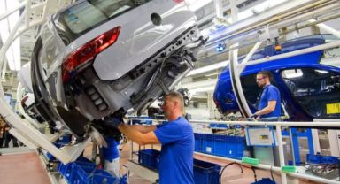 Otomotiv Sektöründe Belirsizlik Hâkim