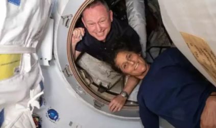 9 Aydır Mahsur Kalan Astronotlar, SpaceX'in Dragon Aracıyla Dünyaya Döndü