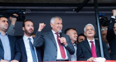 Adana Büyükşehir Belediye Başkanı Zeydan Karalar, “Ekrem Başkanımızın yanındayız.”