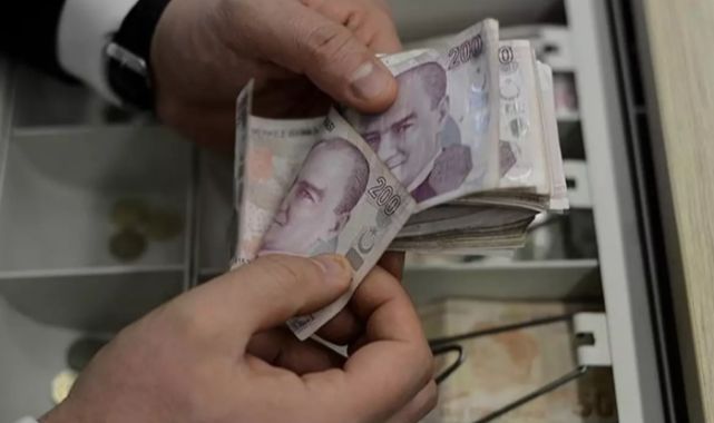 Emekli Bayram İkramiyesi Ödemeleri İçin Geri Sayım Başladı: 2025 Zam Oranları Merak Ediliyor