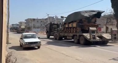 Suriye Sınırına Tank ve Zırhlı Araç Sevkiyatı Gerçekleştirildi