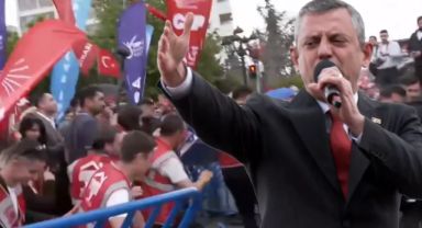 Ankara'da Yasaklara Rağmen Yürüyüşe Devam: CHP'liler Barikatları Yıktı