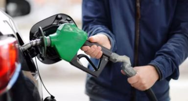 Benzine Büyük İndirim: Litre Fiyatlarında 2 Lira 24 Kuruş Düşüş Oldu