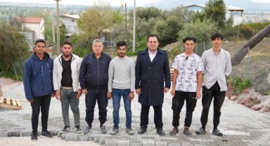 Dalaman Belediye Başkanı Sezer Durmuş, Şerefler Mahallesi'ndeki Parke Taşı Çalışmalarını İnceledi