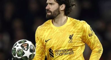 FIFA'dan Kalecilere Yönelik Radikal Kural Değişikliği: Topu Elinde 8 Saniye Tutabilecekler