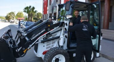 Germencik Belediyesi’ne Bağışlarla Yeni Kepçe Kazandırıldı