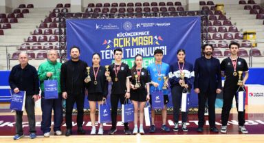 Küçükçekmece'de Açık Masa Tenisi Turnuvası Gerçekleştirildi