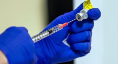 ABD Sağlık Bakanlığı’ndan Yeni Kovid-19 Aşı Kararı: Sağlıklı Çocuklar ve Hamilelere Tavsiye Edilmeyecek