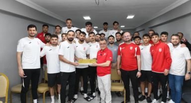 Altıeylül Belediye Başkanı Hakan Şehirli, Tarihi Play-Off Maçı Öncesi Balıkesirspor’a Moral Desteği Verdi